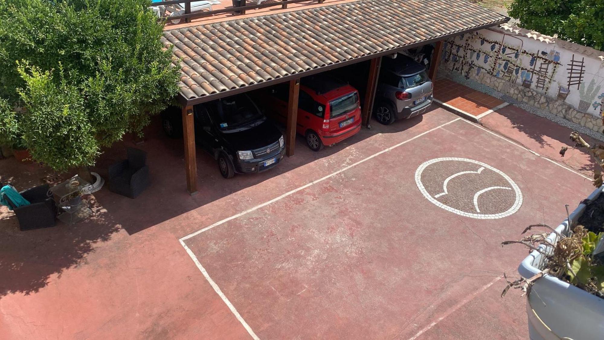Ferienwohnung Tabor 1 Garden & Parking Neapel Exterior foto