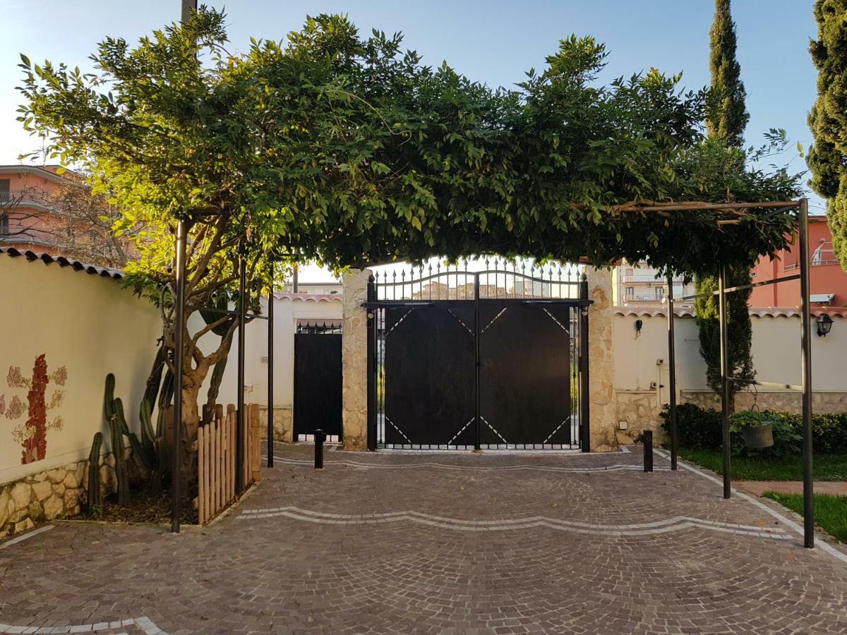 Ferienwohnung Tabor 1 Garden & Parking Neapel Exterior foto
